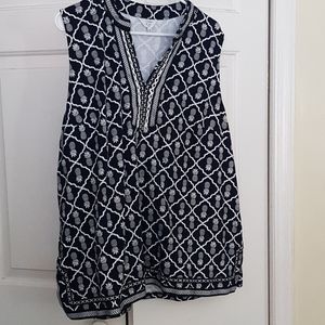 Sleeveless shirt in excellent condition